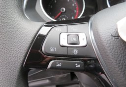 2019 Volkswagen Tiguan - Image 32