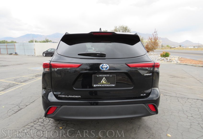 2021 Toyota Highlander - Image 12