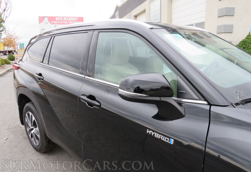 2021 Toyota Highlander - Image 13