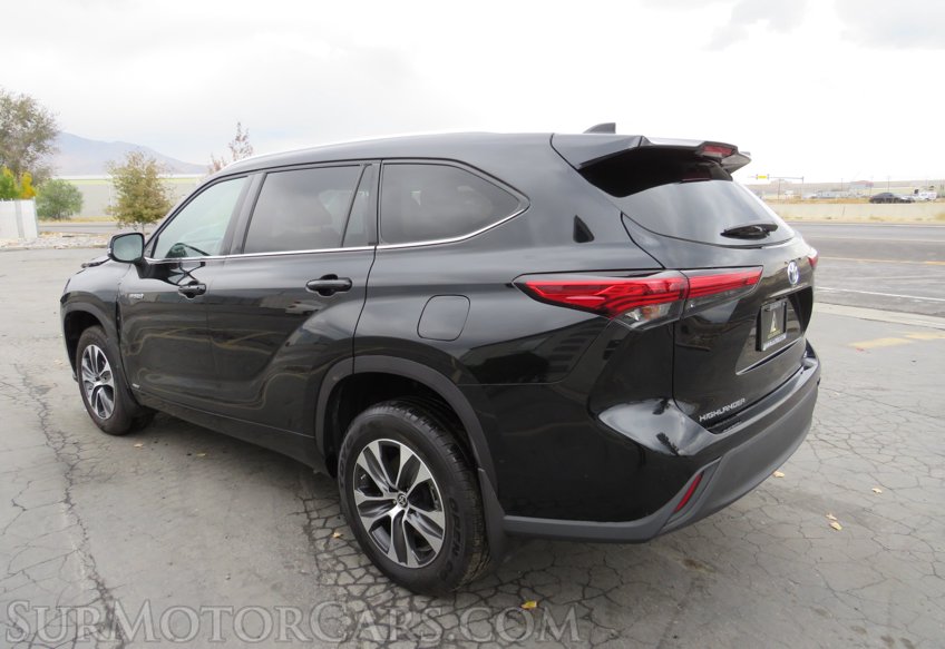 2021 Toyota Highlander - Image 6