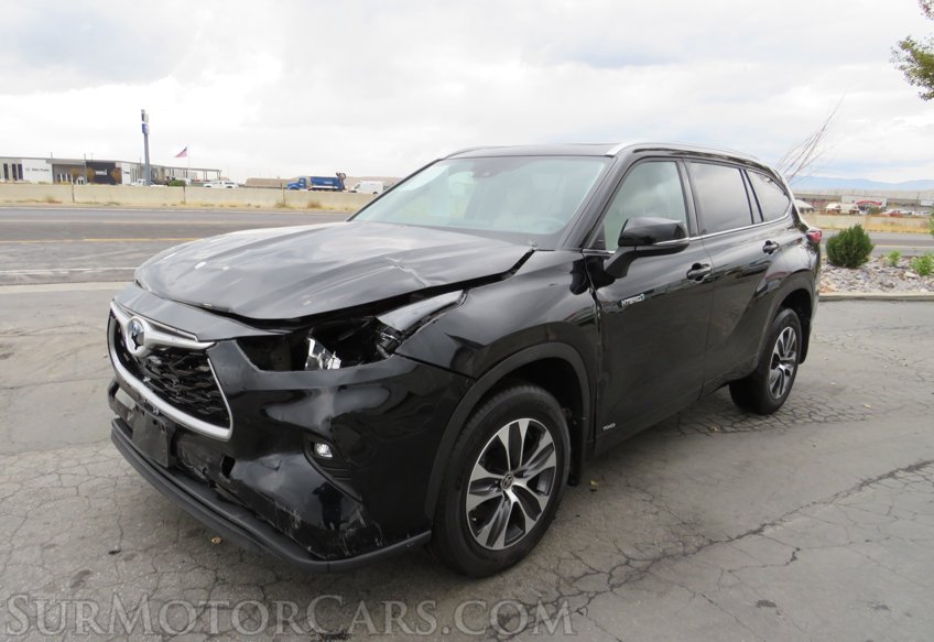 2021 Toyota Highlander - Image 3