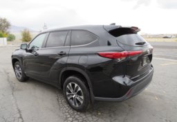 2021 Toyota Highlander - Image 6