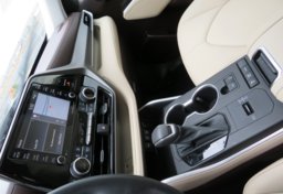 2021 Toyota Highlander - Image 42