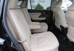2021 Toyota Highlander - Image 29