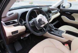 2021 Toyota Highlander - Image 26