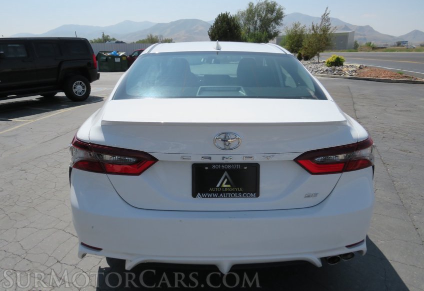 2021 Toyota Camry - Image 14