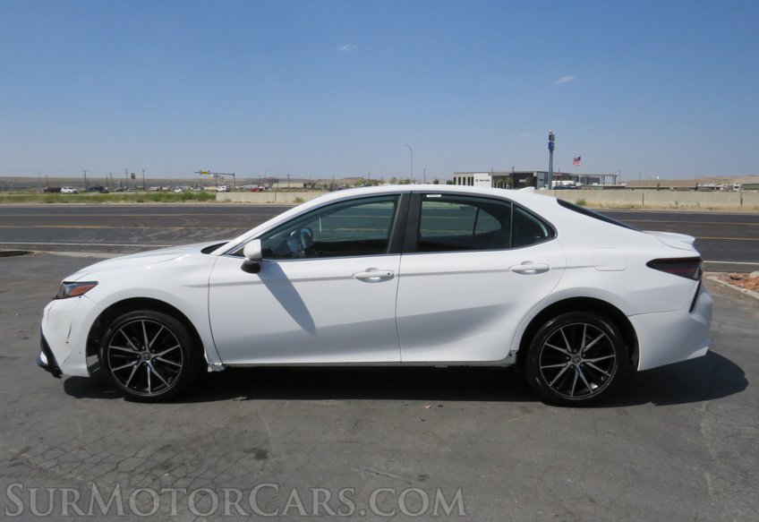 2021 Toyota Camry - Image 11