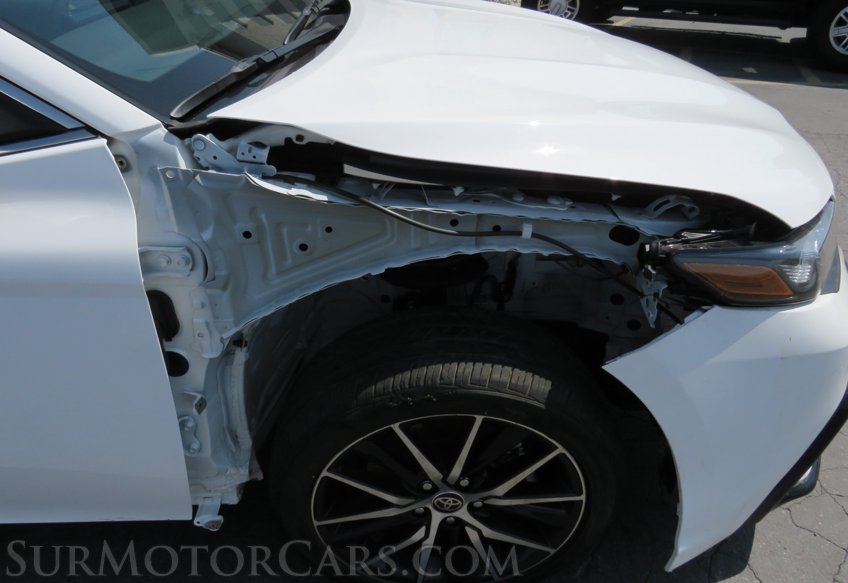 2021 Toyota Camry - Image 17