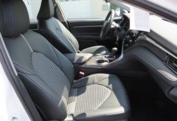 2021 Toyota Camry - Image 25