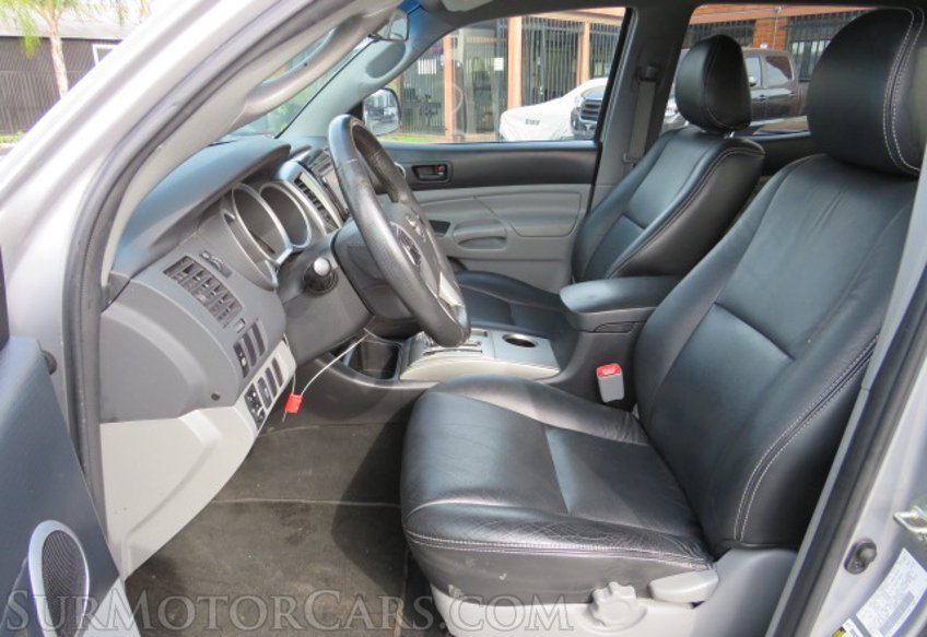 2015 Toyota Tacoma - Image 16