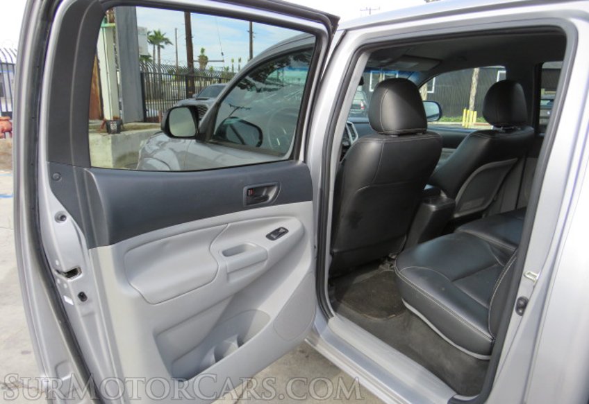2015 Toyota Tacoma - Image 24