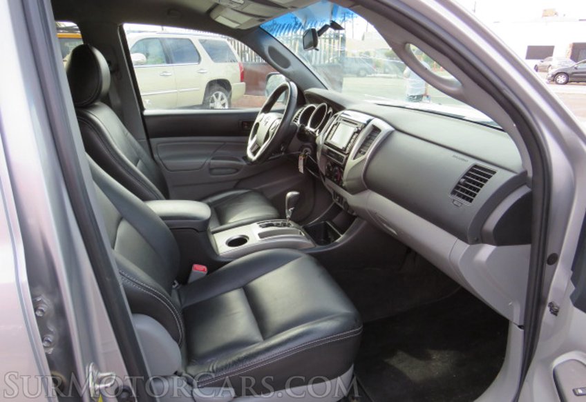 2015 Toyota Tacoma - Image 19