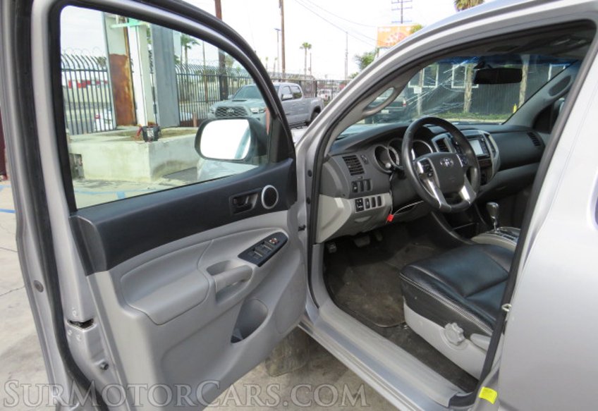 2015 Toyota Tacoma - Image 18
