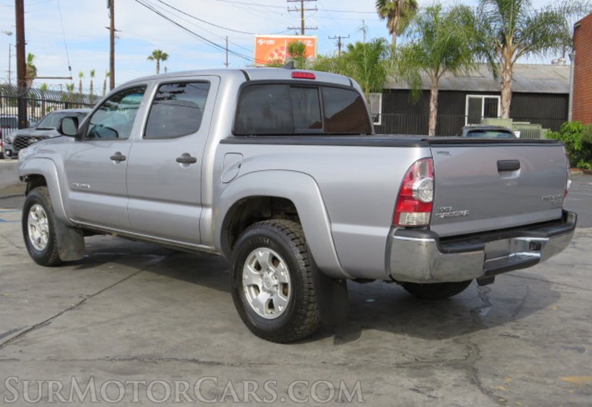 2015 Toyota Tacoma - Image 4