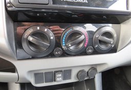 2015 Toyota Tacoma - Image 34