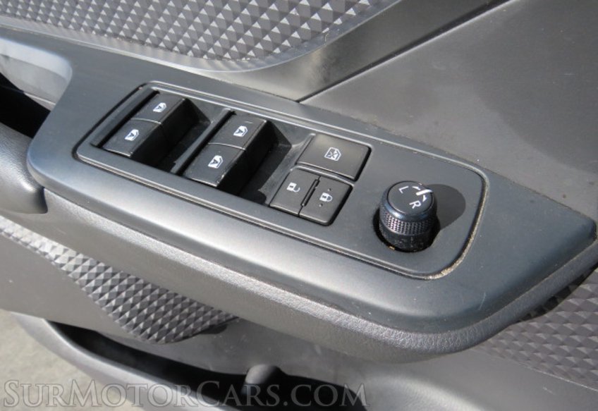 2019 Toyota C-HR - Image 38