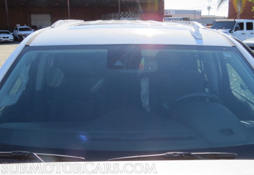 2020 GMC Yukon - Image 12