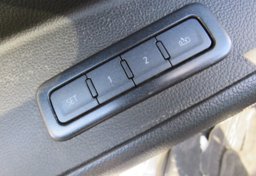 2020 GMC Yukon - Image 43