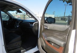 2020 GMC Yukon - Image 16