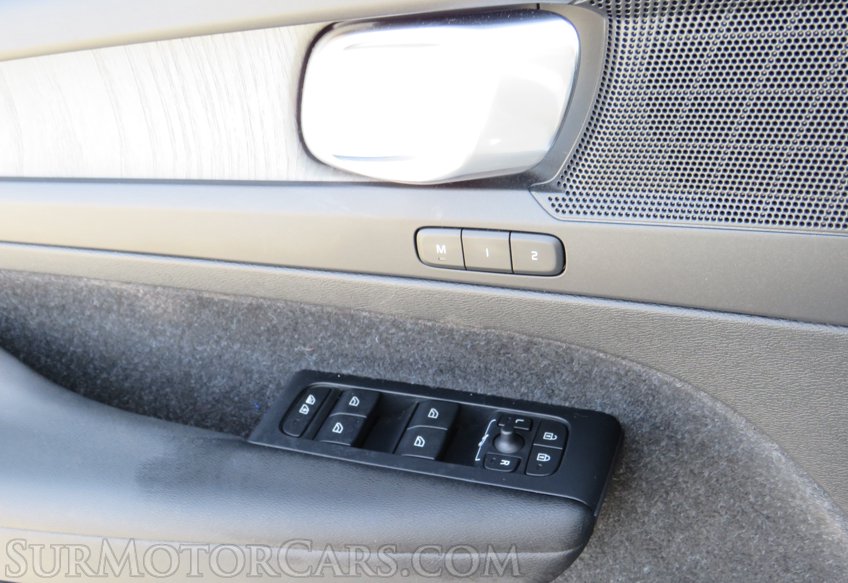 2020 Volvo XC40 - Image 44