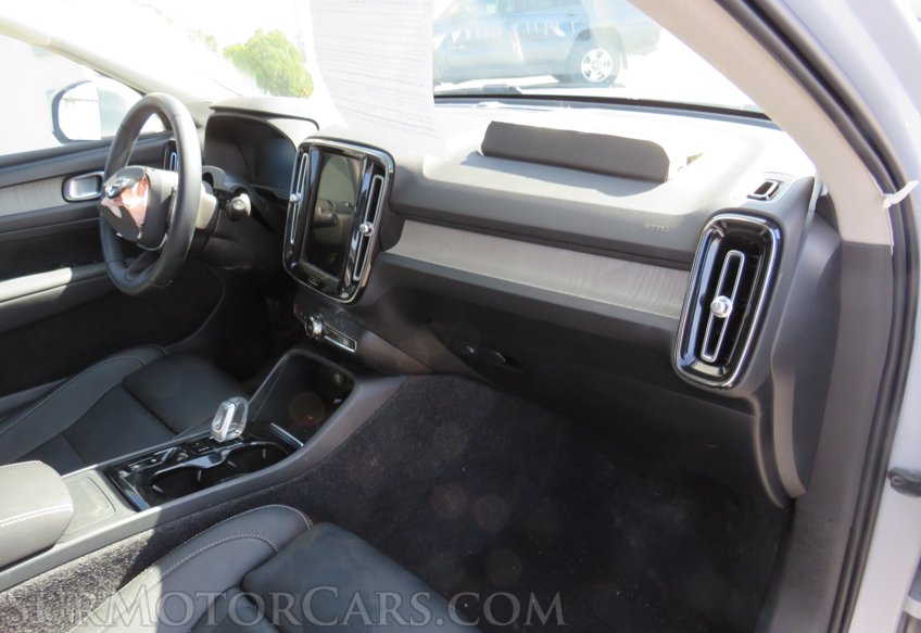 2020 Volvo XC40 - Image 23