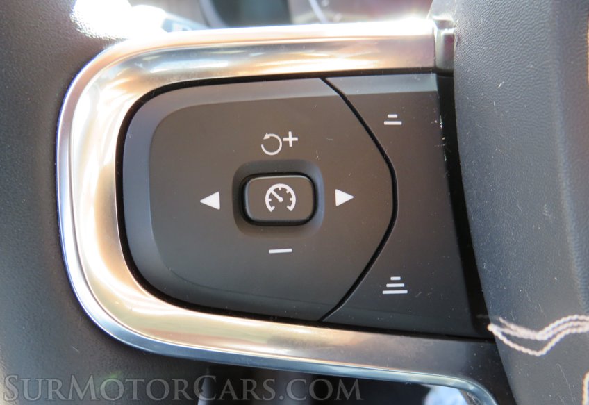 2020 Volvo XC40 - Image 31