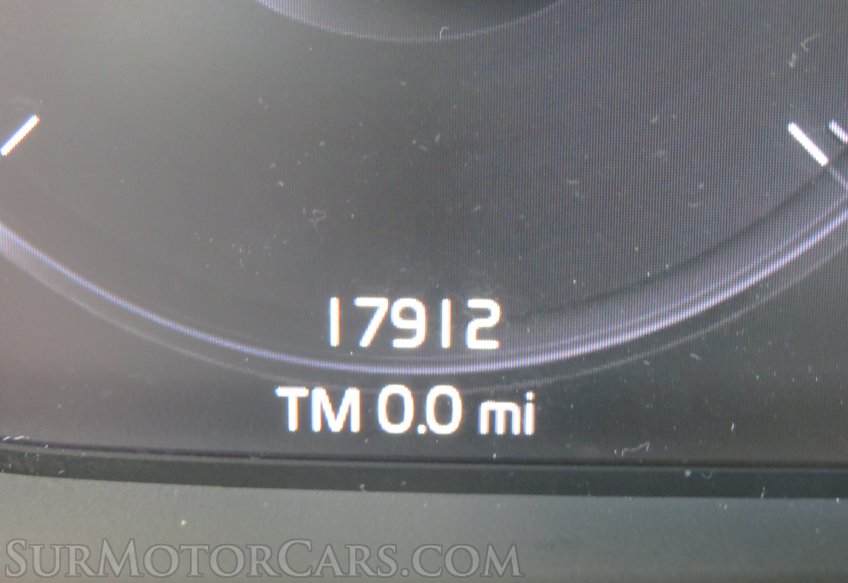 2020 Volvo XC40 - Image 32