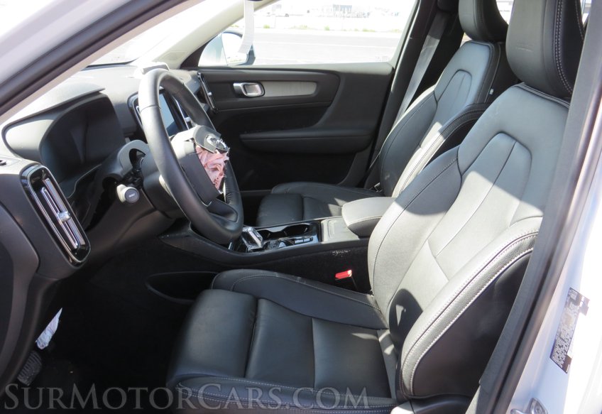 2020 Volvo XC40 - Image 24