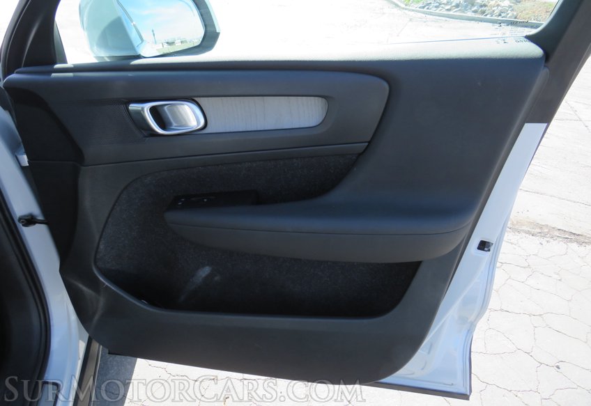 2020 Volvo XC40 - Image 46