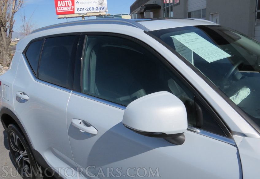 2020 Volvo XC40 - Image 13