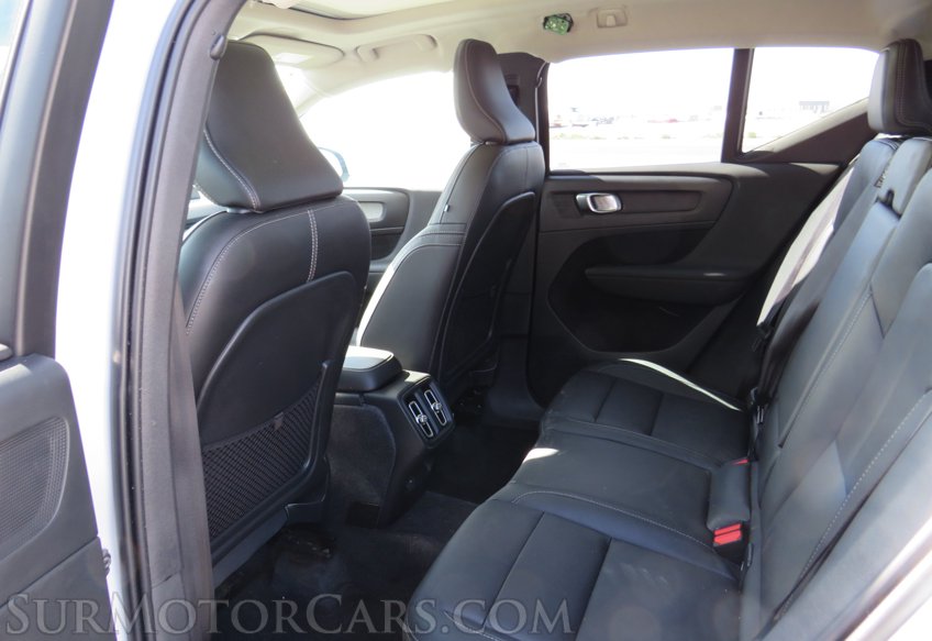 2020 Volvo XC40 - Image 28