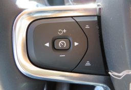 2020 Volvo XC40 - Image 31