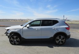 2020 Volvo XC40 - Image 10