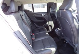 2020 Volvo XC40 - Image 27