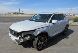 2020 Volvo XC40 - Image 4