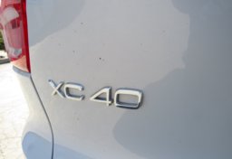 2020 Volvo XC40 - Image 21