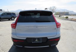 2020 Volvo XC40 - Image 12