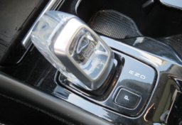 2020 Volvo XC40 - Image 37