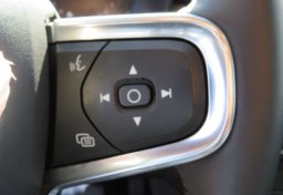 2020 Volvo XC40 - Image 30