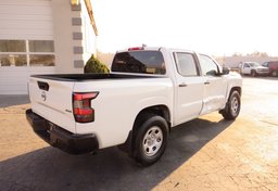 2022 Nissan Frontier - Image 5