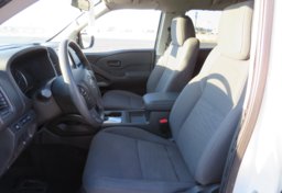 2022 Nissan Frontier - Image 28