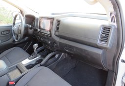 2022 Nissan Frontier - Image 29