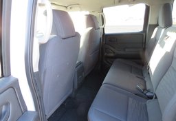 2022 Nissan Frontier - Image 31