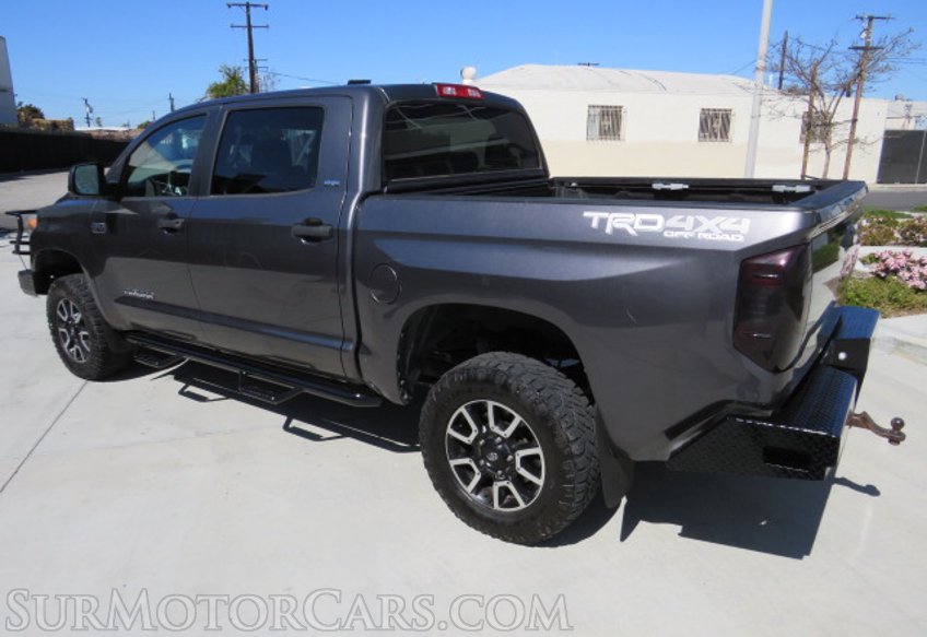 2015 Toyota Tundra 4WD Truck - Image 8
