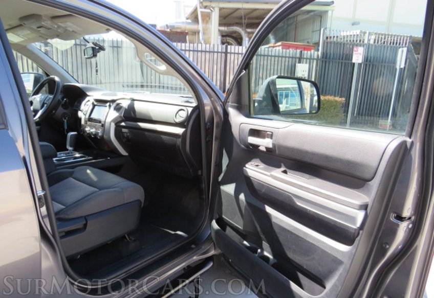 2015 Toyota Tundra 4WD Truck - Image 26