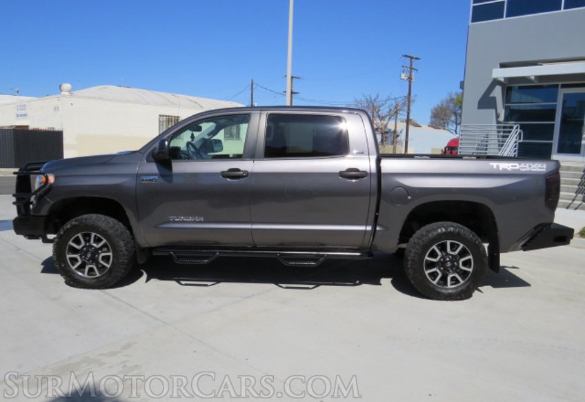 2015 Toyota Tundra 4WD Truck - Image 13