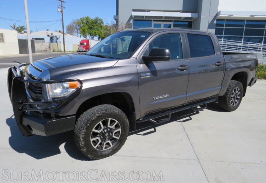 2015 Toyota Tundra 4WD Truck - Image 2