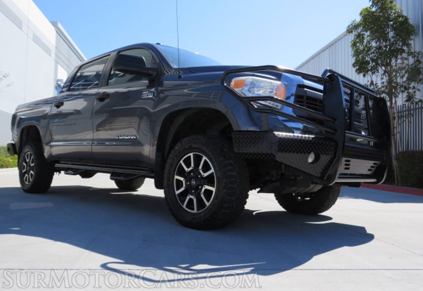 2015 Toyota Tundra 4WD Truck - Image 5