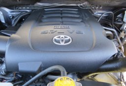 2015 Toyota Tundra 4WD Truck - Image 55