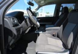 2015 Toyota Tundra 4WD Truck - Image 31